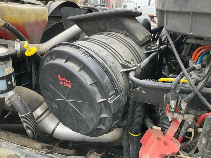 2014-international-7300-image-116