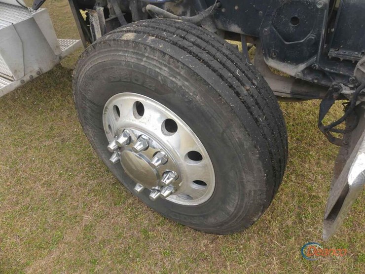 2007-peterbilt-379-image-11