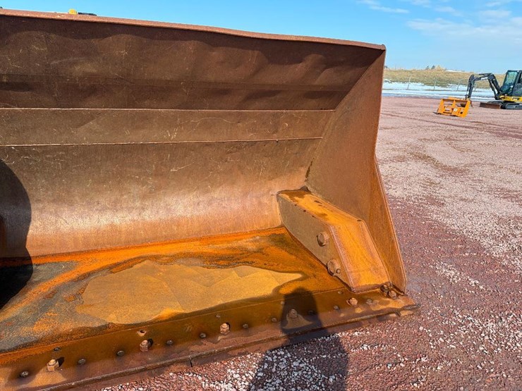 caterpillar-120-image-8