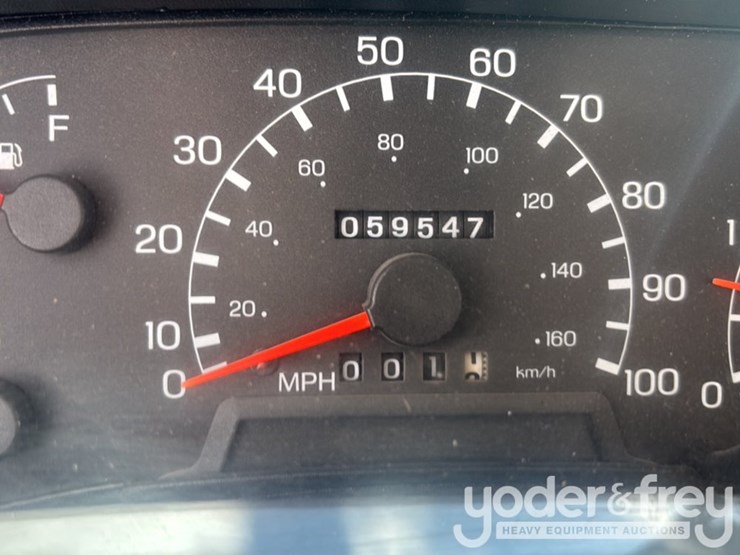 2009-ford-750-image-58