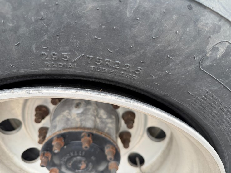 #40990-•-2019-freightliner-cascadia-s/a-daycab-truck-tractor-vin:-3akjgbdv5ksks6034-image-5