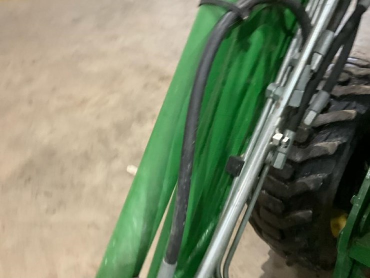 2010-john-deere-3520-image-13