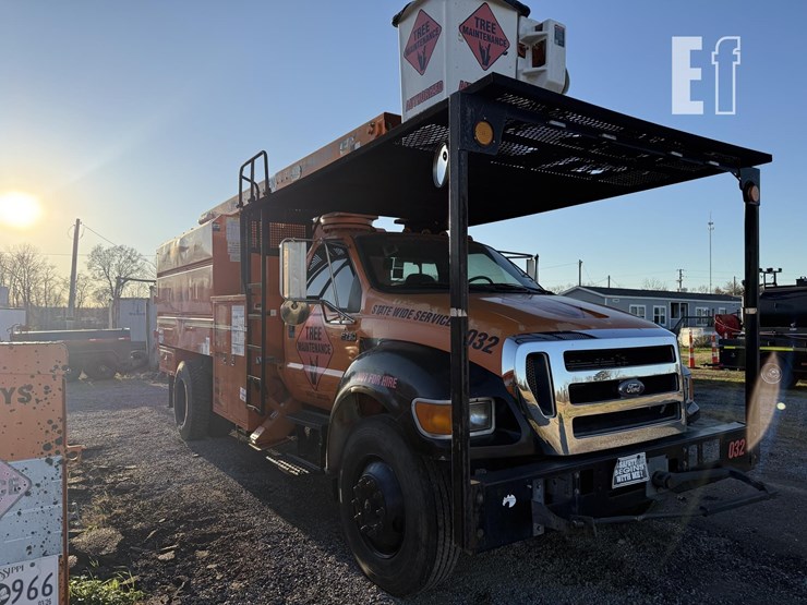 2010-ford-f750-image-2
