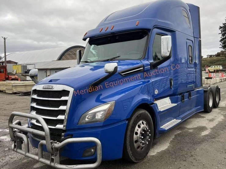 2020-freightliner-cascadia-113-image-1