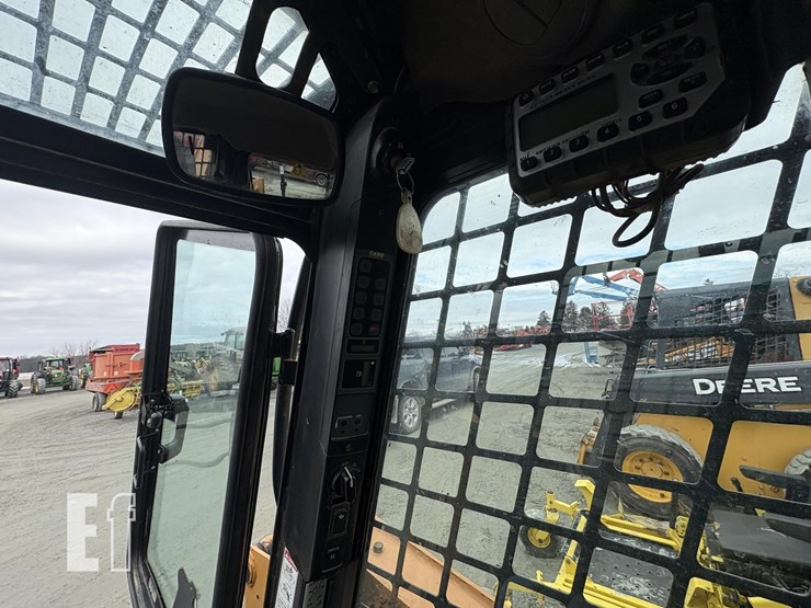 2010-case-445ct-3-image-17