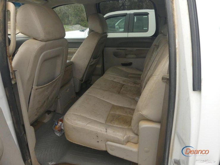 2013-chevrolet-2500hd-image-8