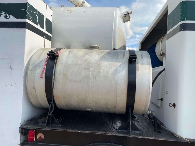 2001-ford-f650-image-19