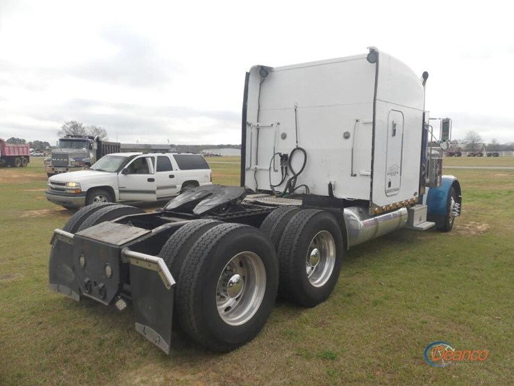 2004-peterbilt-379-image-2