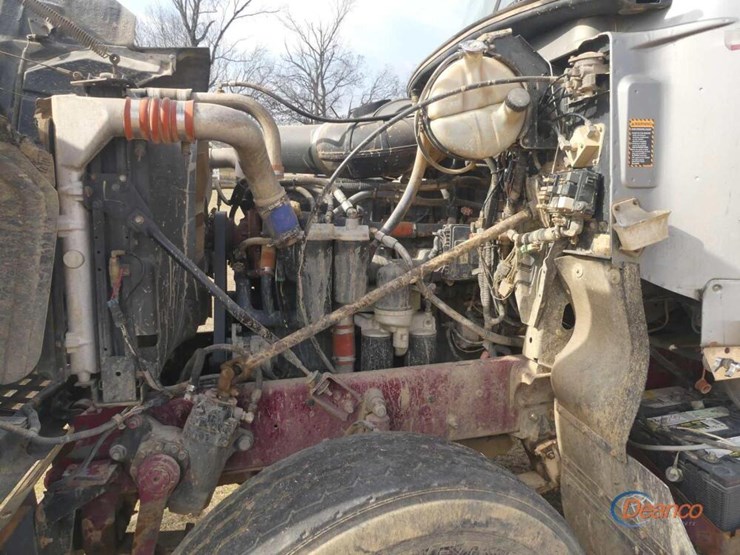 2001-mack-ch613-image-11