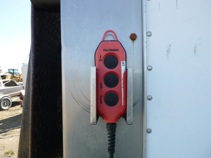 1995-international-4700-image-18