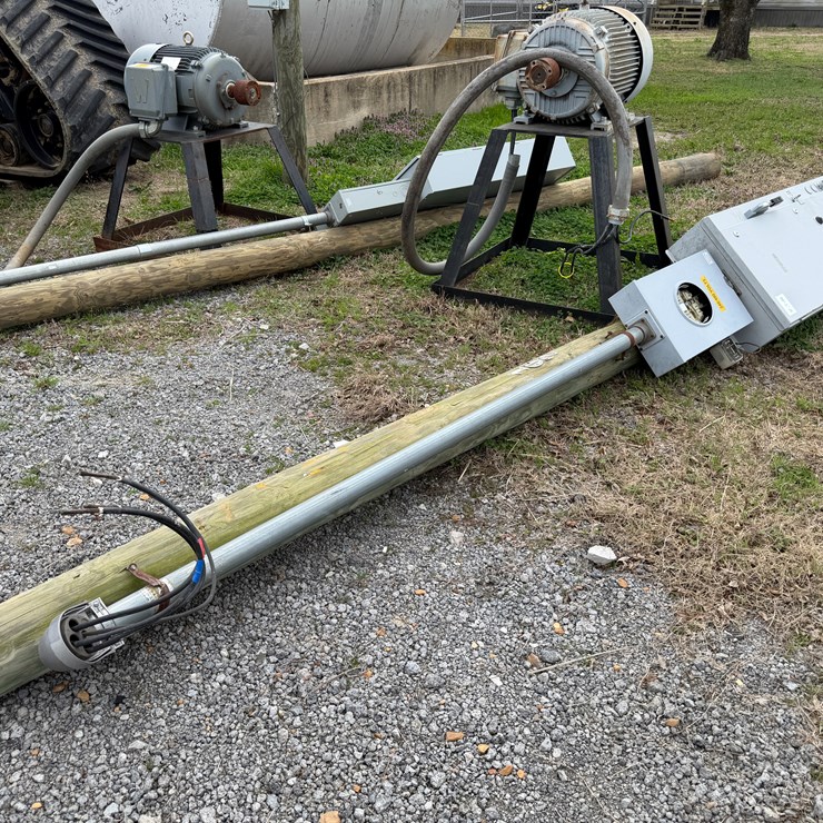 #41002 • Worldwide 3-Phase Electric Motor w/Pole, Meter Loop, and Breaker Box