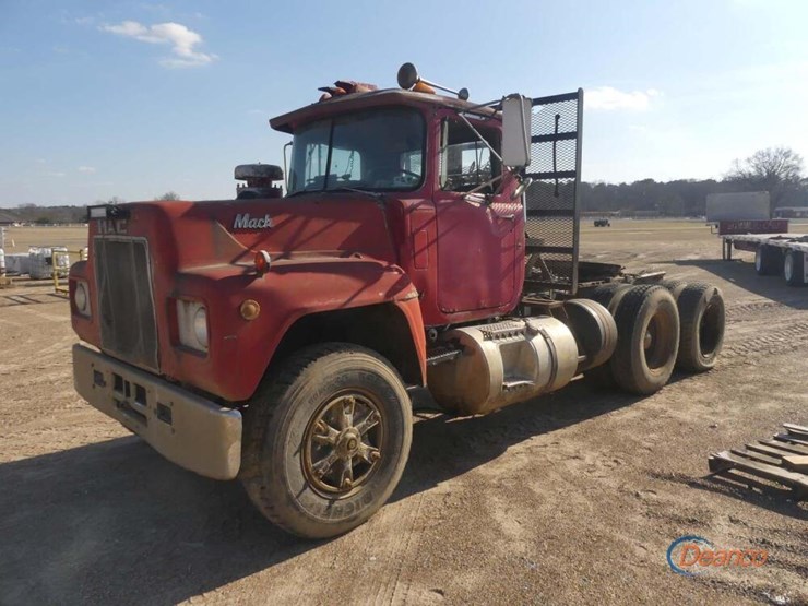 mack-r686st-image-13