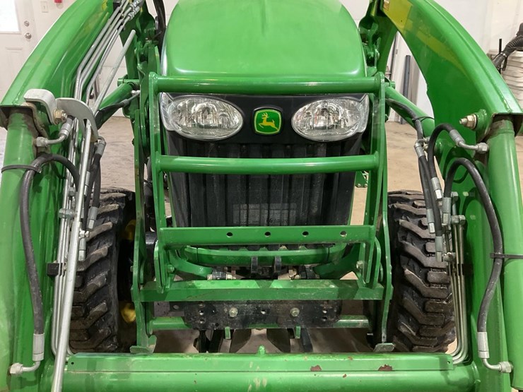 2010-john-deere-3520-image-18