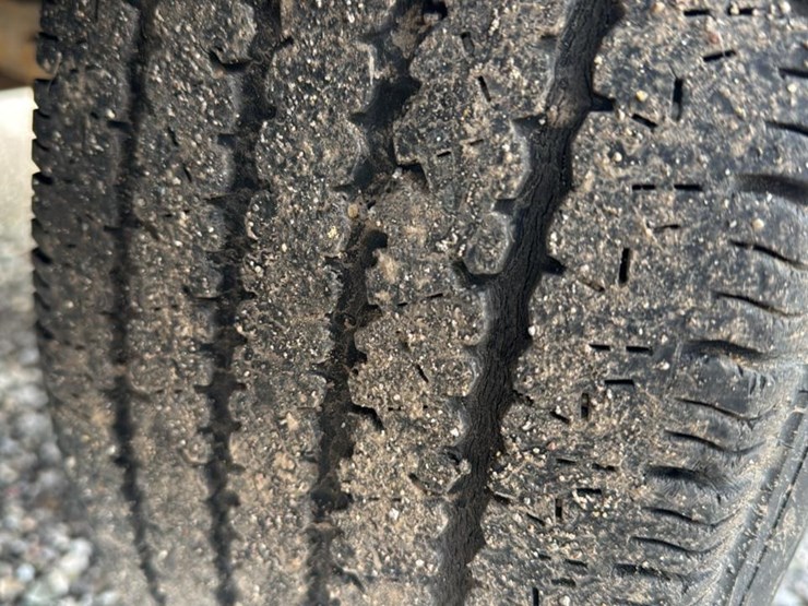 2008-gmc-3500-image-16