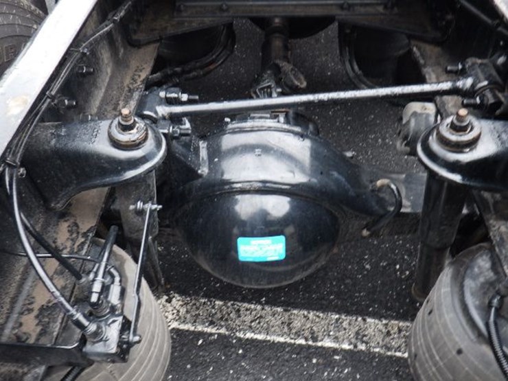 2024-kenworth-t680-image-12