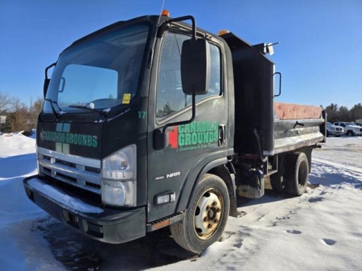 2015-isuzu-nrr-image-1