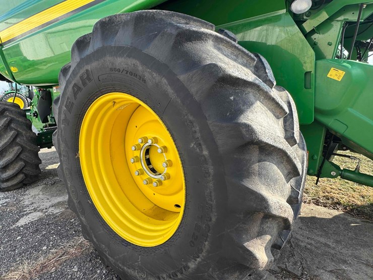 2013-john-deere-s550-image-12