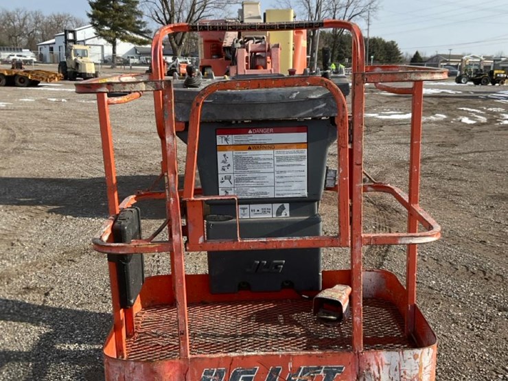 2000-jlg-e300ajp-image-8