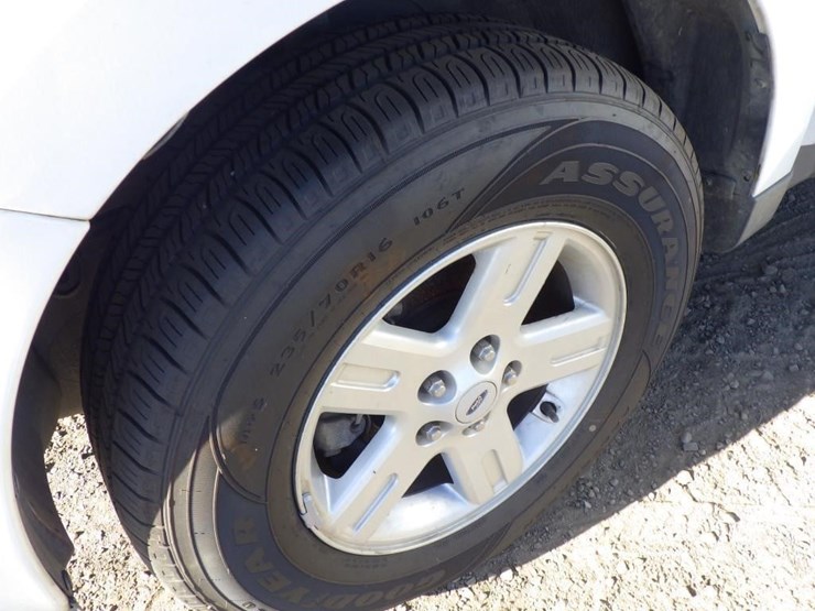 2009-ford-escape-image-13