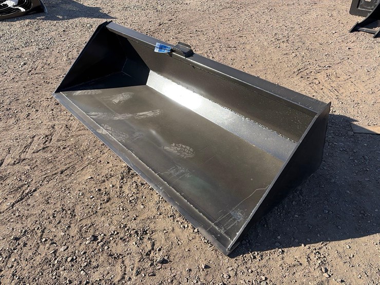 qt-bucket-with-blade-image-1