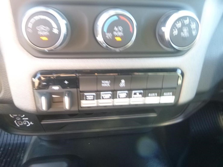 2024-dodge-2500-image-24