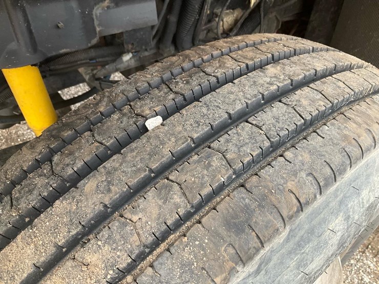 2014-international-7300-image-19