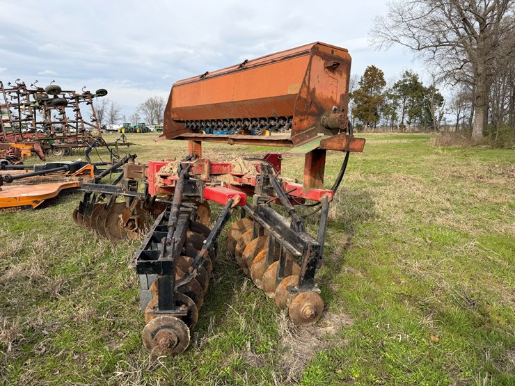 #41043-•-tandem-levee-plow-w/-w&a-seeder-image-3