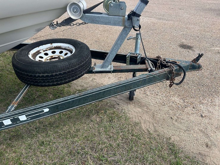 1996-vip-18'-ski-boat-image-23