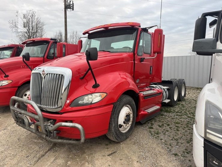 2016-international-prostar-image-1