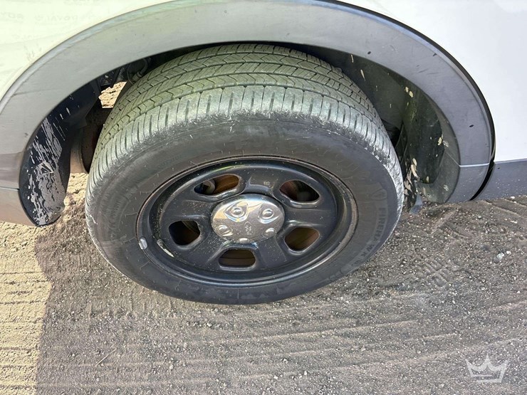 2015-ford-explorer-image-23