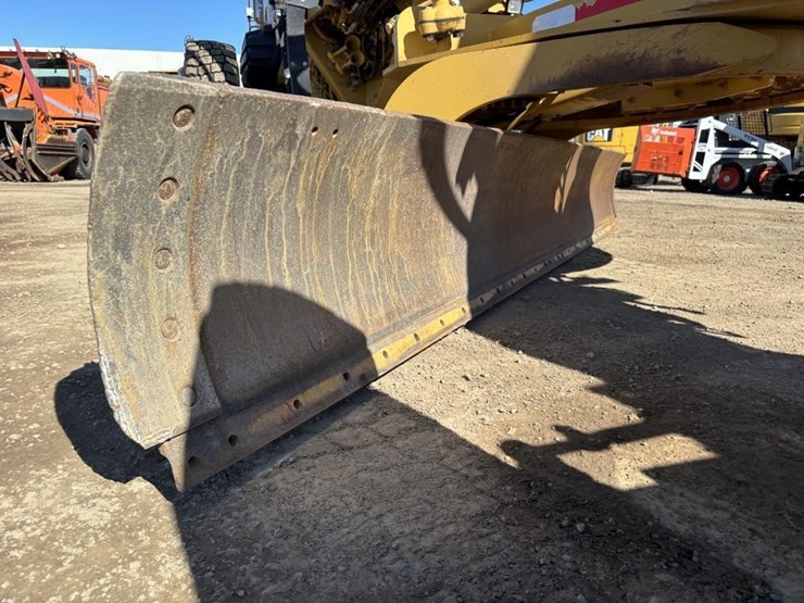 caterpillar-143h-image-16