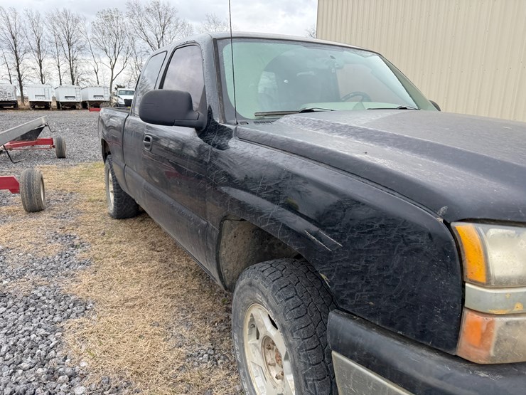 2005-chevrolet-silverado-1500-image-28