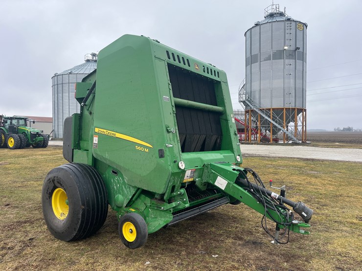 john-deere-560m-image-1