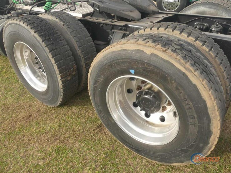 2018-kenworth-t880-image-4