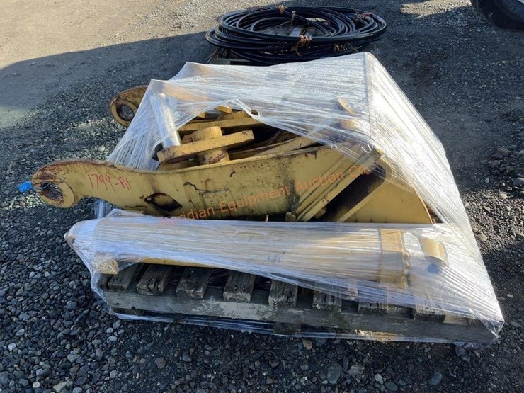 caterpillar-320-image-1