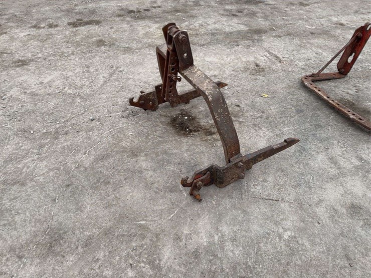 international-three-point-fast-hitch-image-2