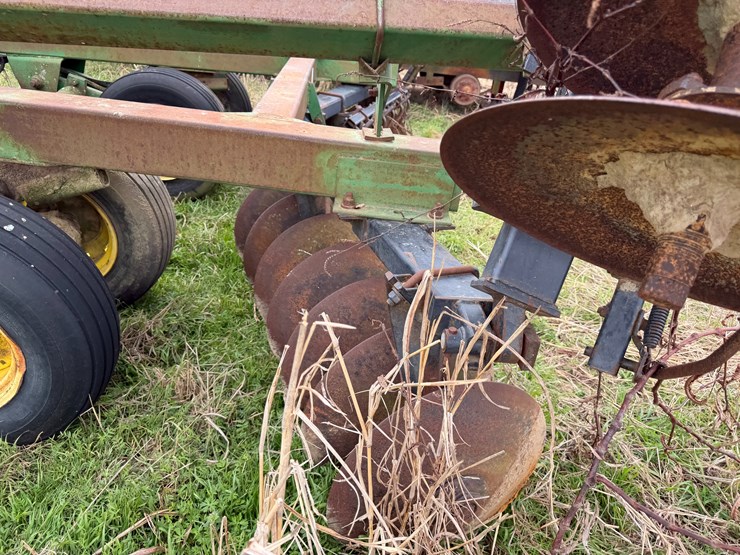 john-deere-630-image-21