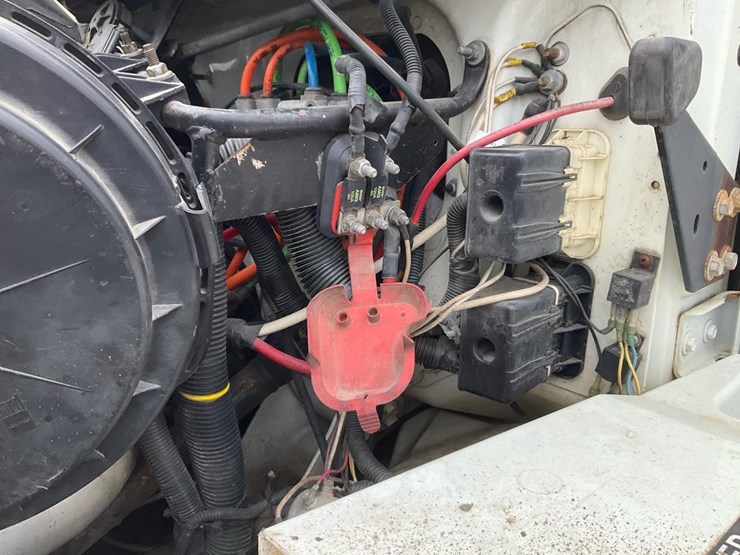 2014-international-7300-image-114