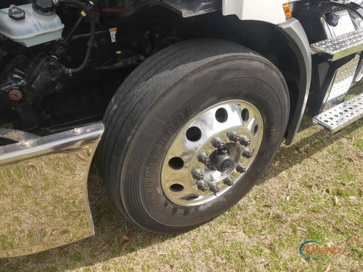 2021-freightliner-cascadia-116-image-12