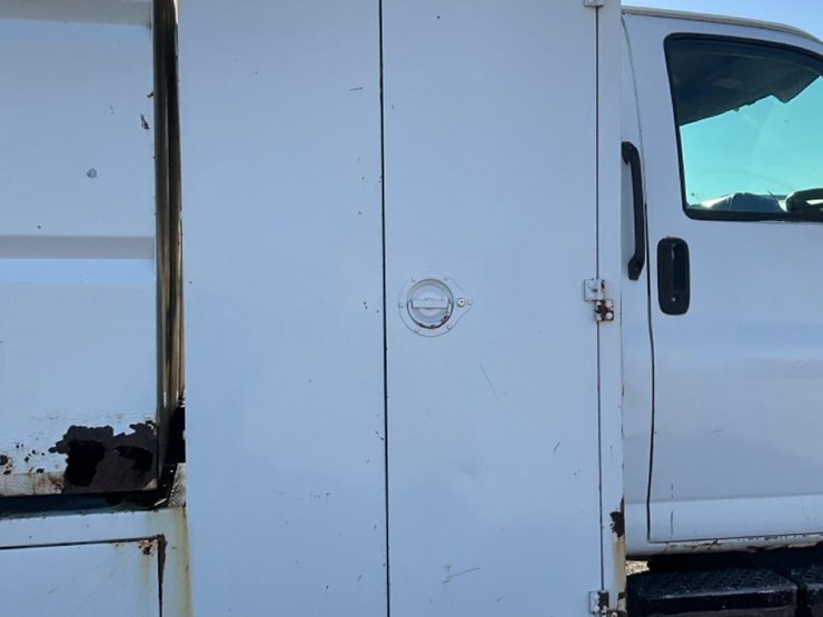 2004-gmc-topkick-image-47