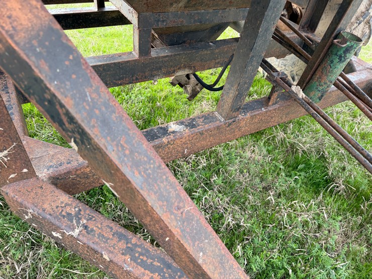 #41026-•-dennis-grain-cart-image-29