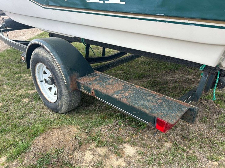 1996-vip-18'-ski-boat-image-15