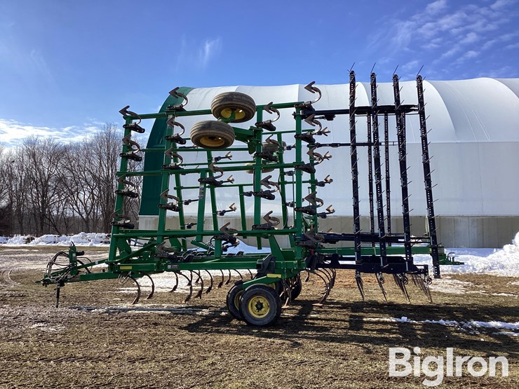 2012-john-deere-2210l-image-8