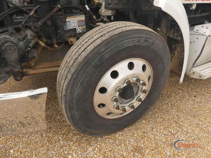 2016-peterbilt-579-image-14