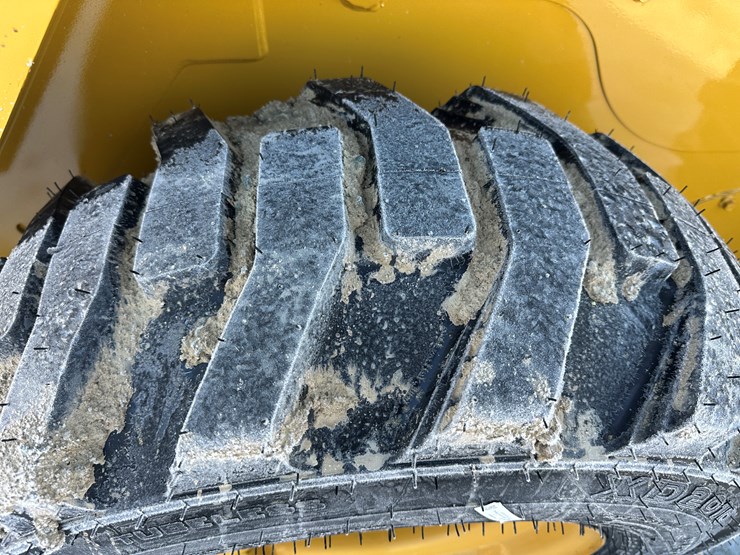 2018-caterpillar-236d-image-57