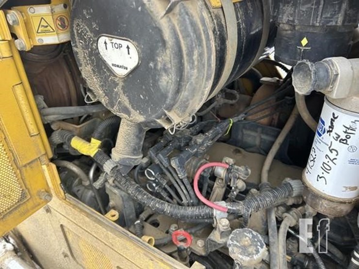 2017-komatsu-d61pxi-image-11