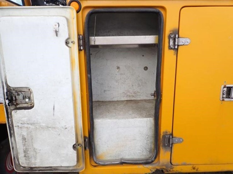 1998-gmc-t4-series-s/a-bucket-truck-1gdp7c1c0wj519-image-64