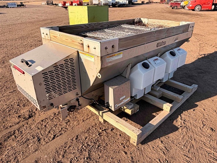 western-striker-pickup-box-salt-spreader-image-3