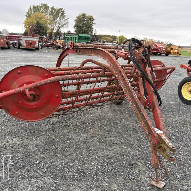 MASSEY-FERGUSON 36