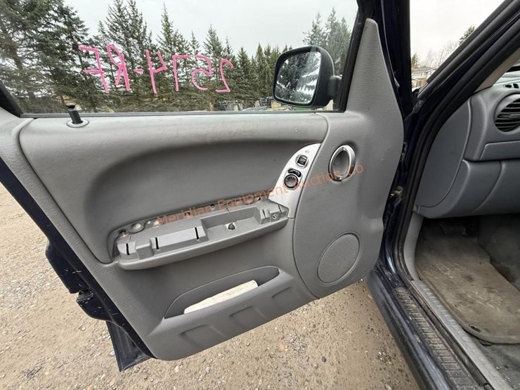 2006-jeep-liberty-image-38